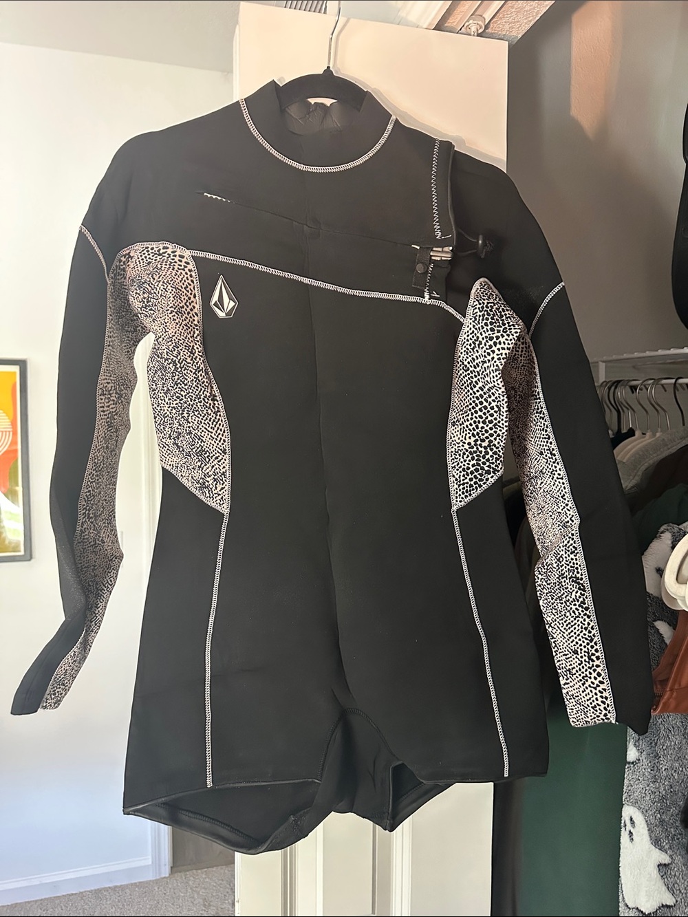 Volcom Women's Black Wetsuit Jacket with White Pattern Accents